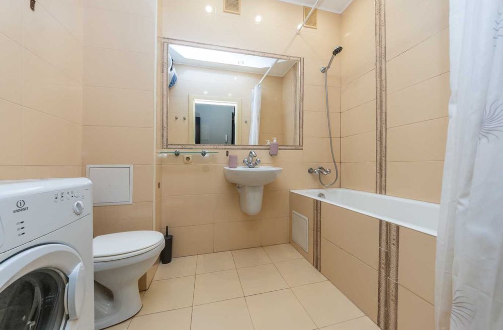 2х кімнатна квартира поруч з Палацом Україна