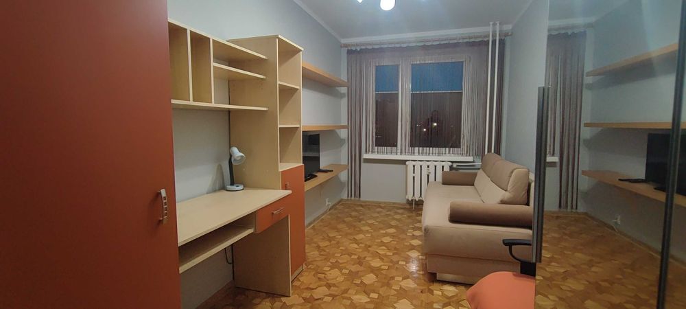 wygodny pokój z DUŻĄ szafą