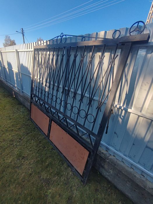 Sprzedam bramę dwuskrzydłową