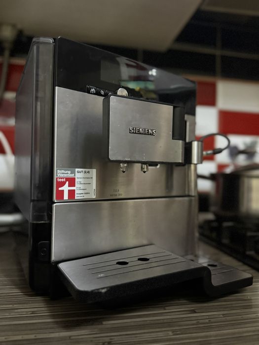 Кавомашина Simens EQ8 серія 300
