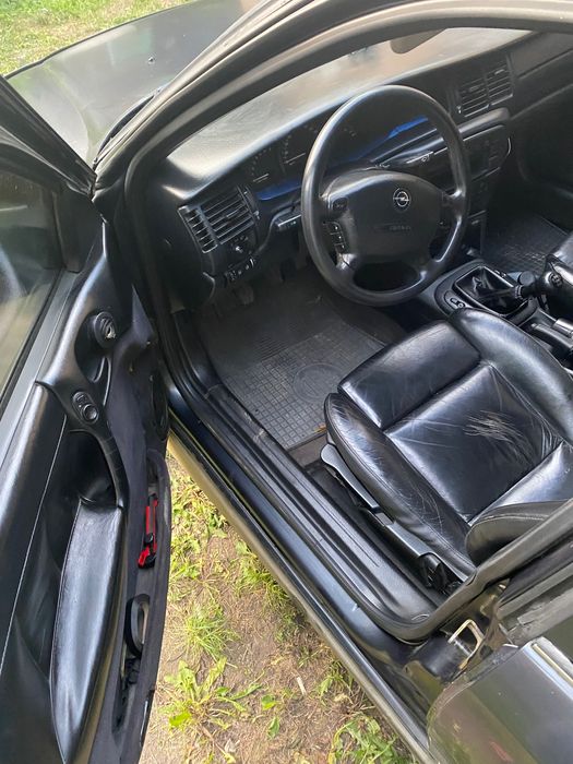 Продажі Опель Векра б 1.6 бнз