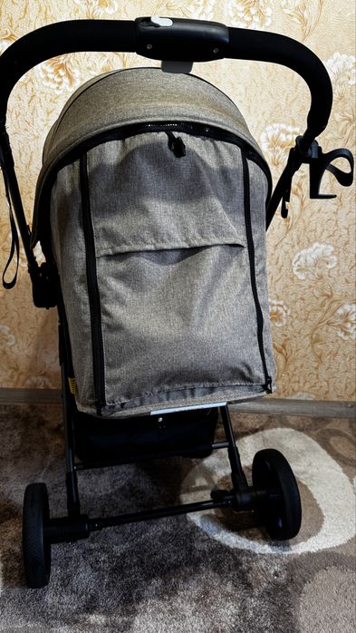 Прогулянкова коляска