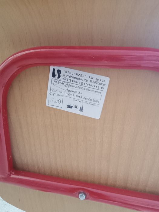 Niskie krzesełko dziecięce drewniane krzesło