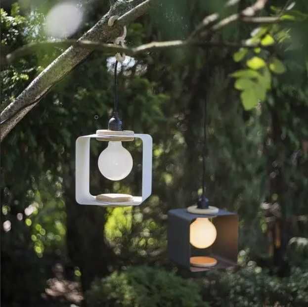 Lampa polskiej marki designerskiej Tabanda - model Lampania (RAL9018)