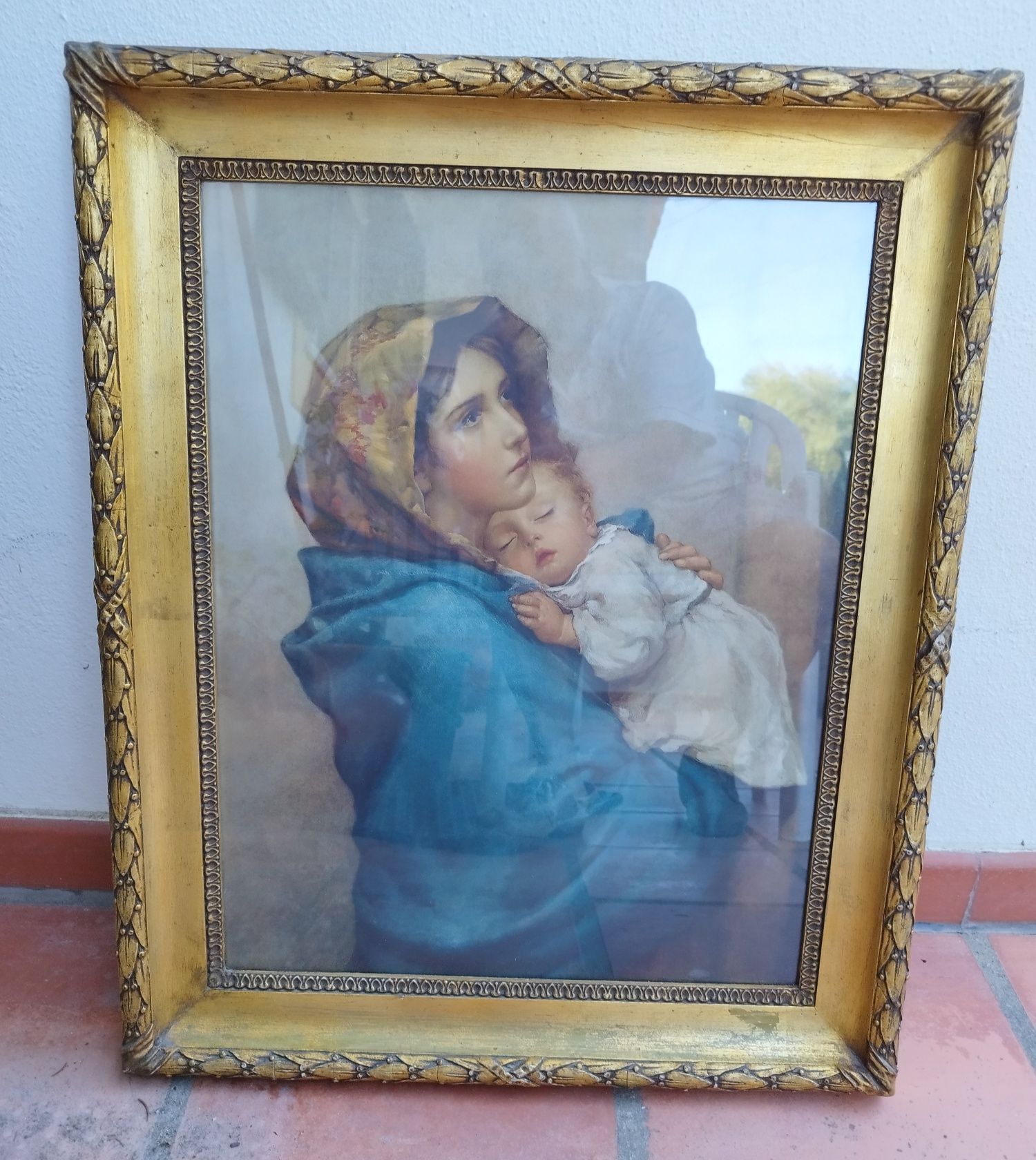 Quadro antigo de N. Sra em moldura dourada (ouro velho) com vidro