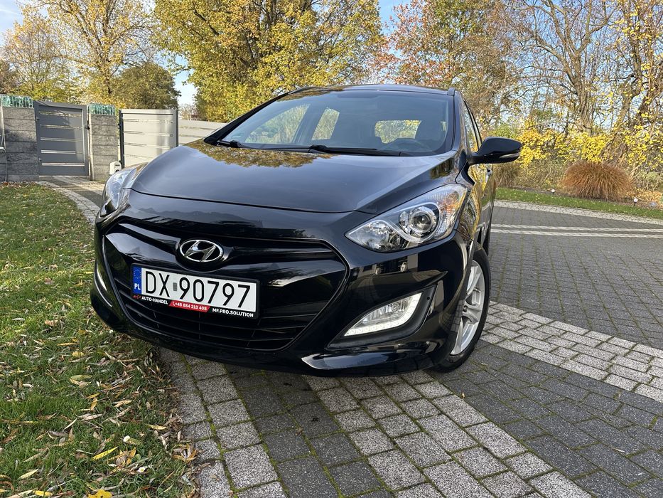Hyundai i30 CW 1.4b 129tys km 2012 grz.fotele bezwypadkowy stan bdb