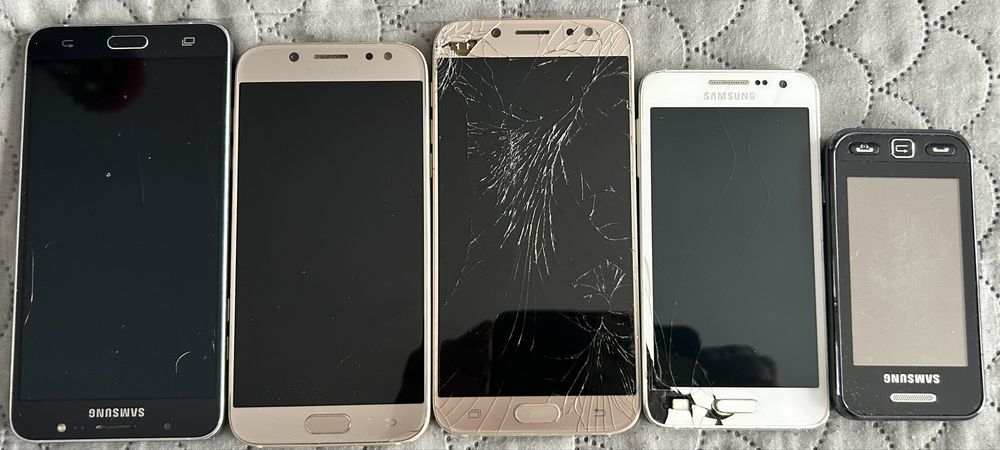 Na sprzedaz 29 telefonów