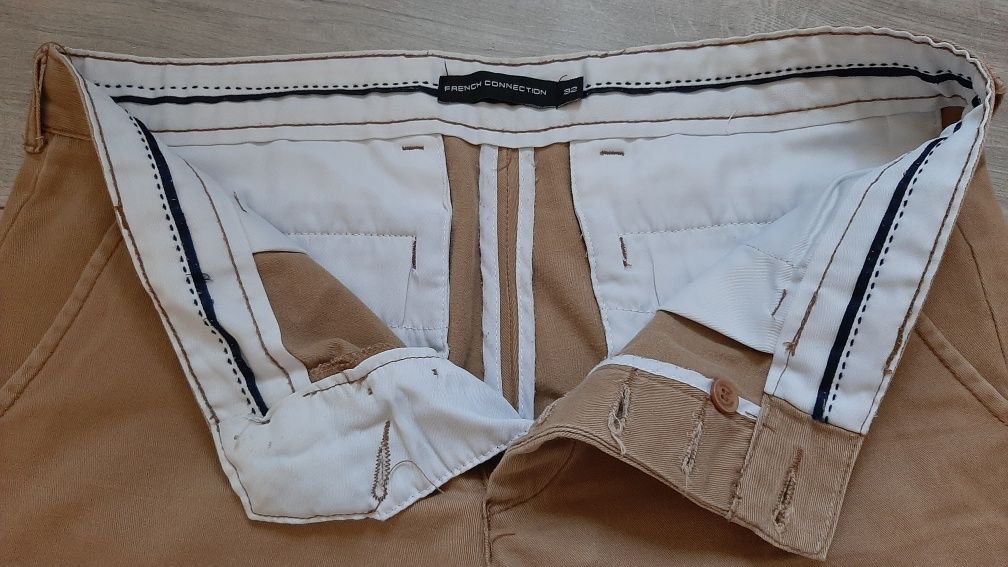 Brązowe,  karmelowe spodnie Chino rozmiar 32 French Connection