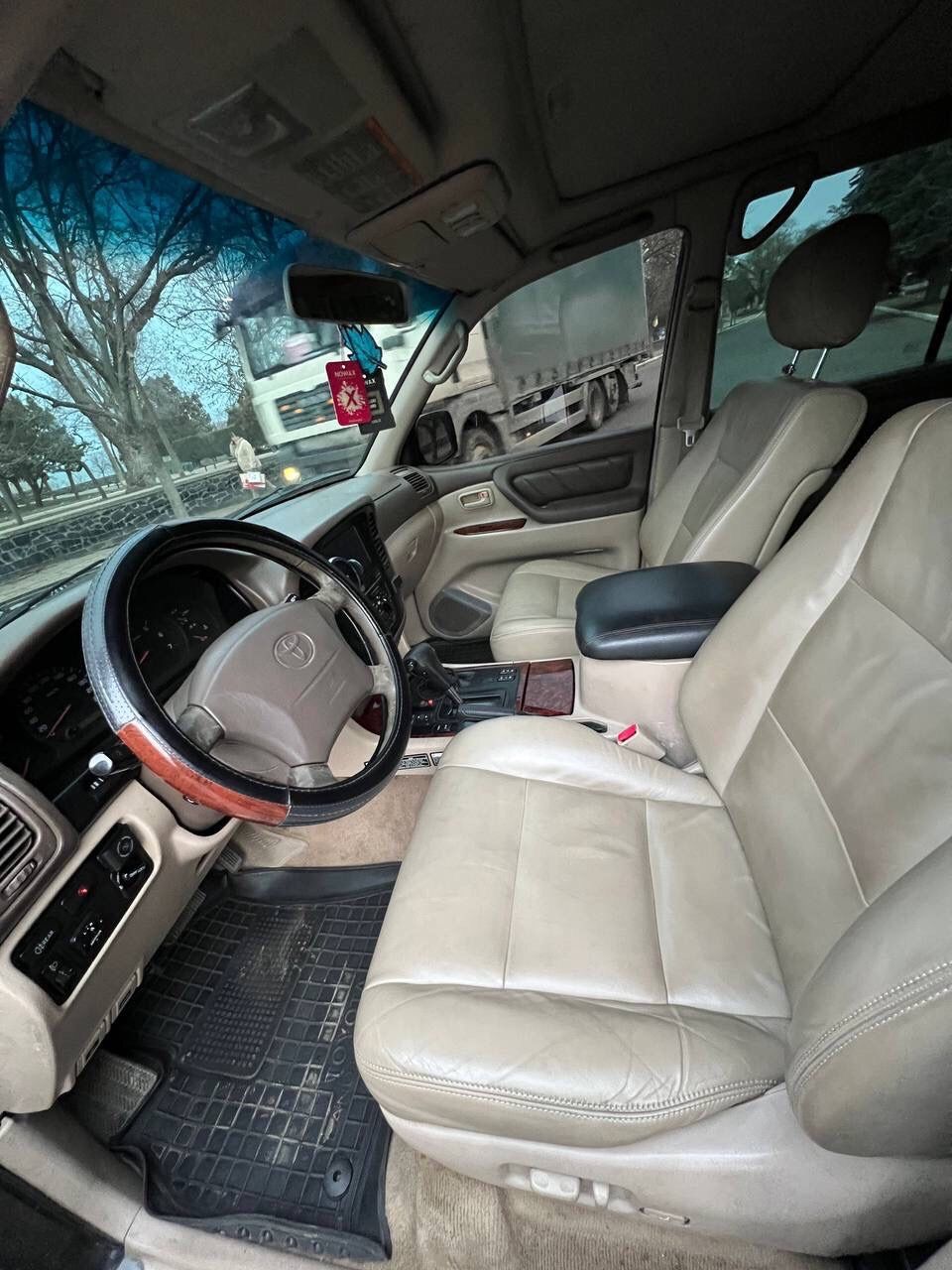 TOYOTA-Land Cruiser