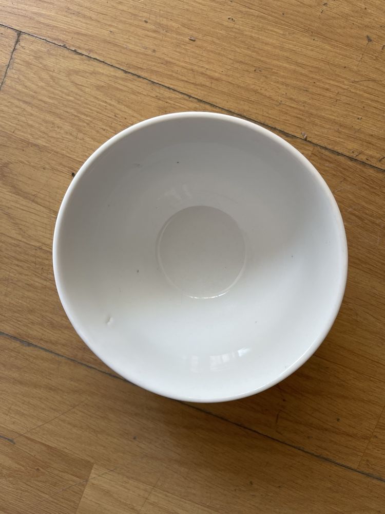 Taça antiga decorada