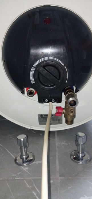 Бойлер Арістон mod SG 80 R PL