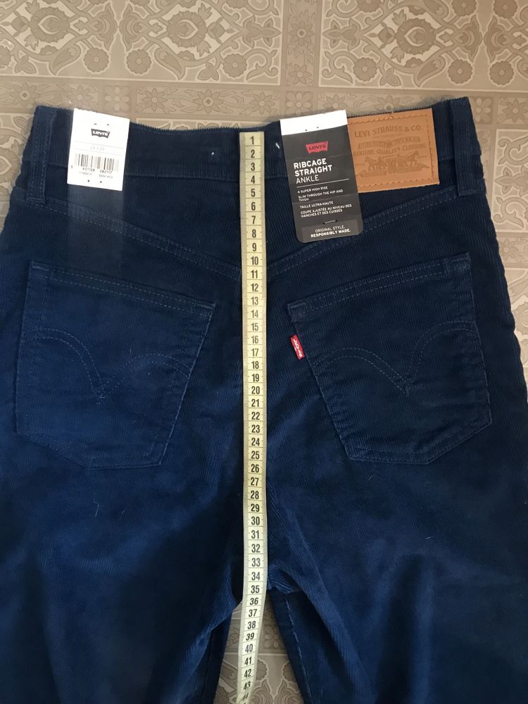 Штани levis вельветовые срочно прадам