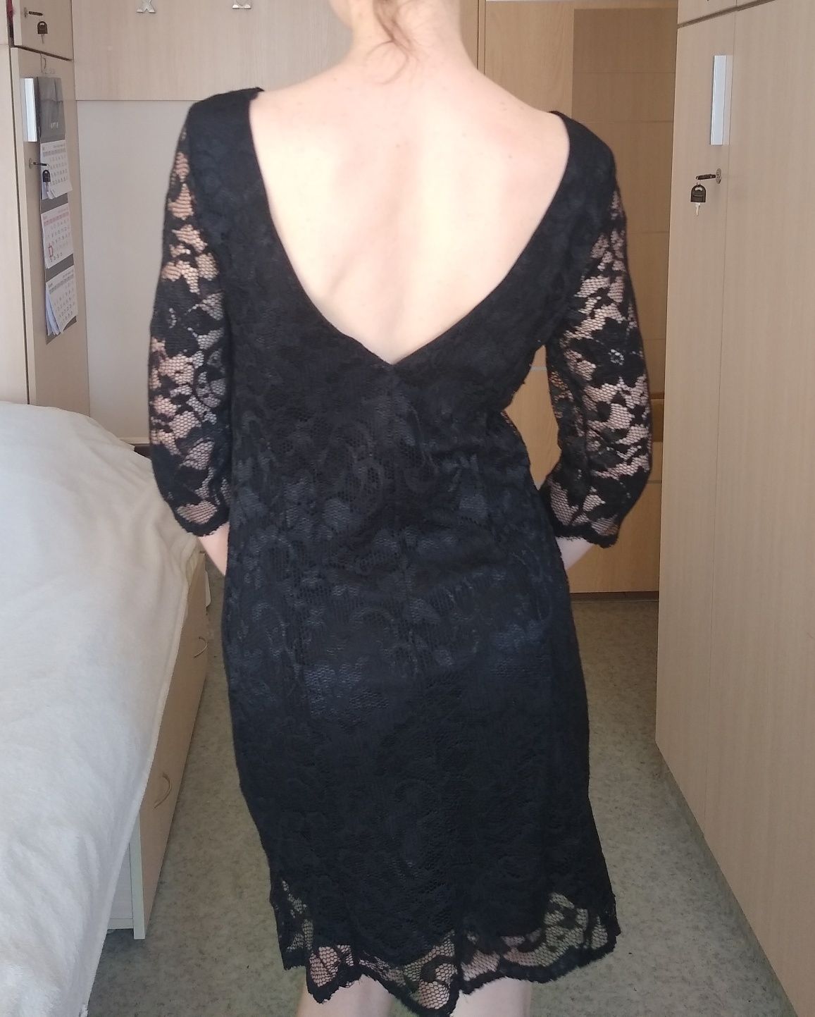 Mała czarna sukienka koronkowa