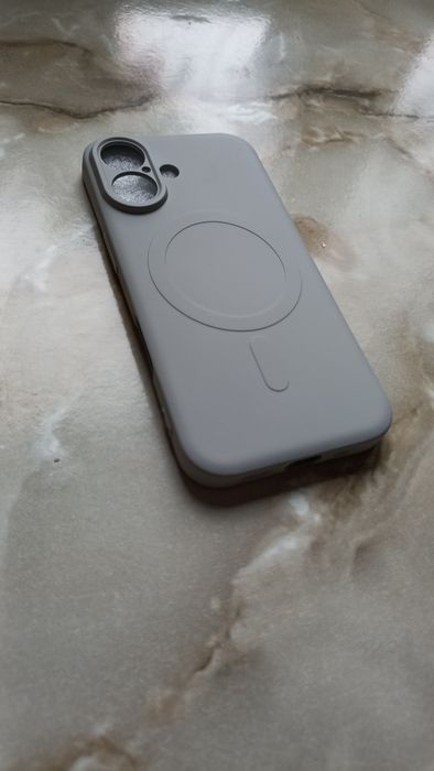 Чехол Apple iPhone 16 MagSafe