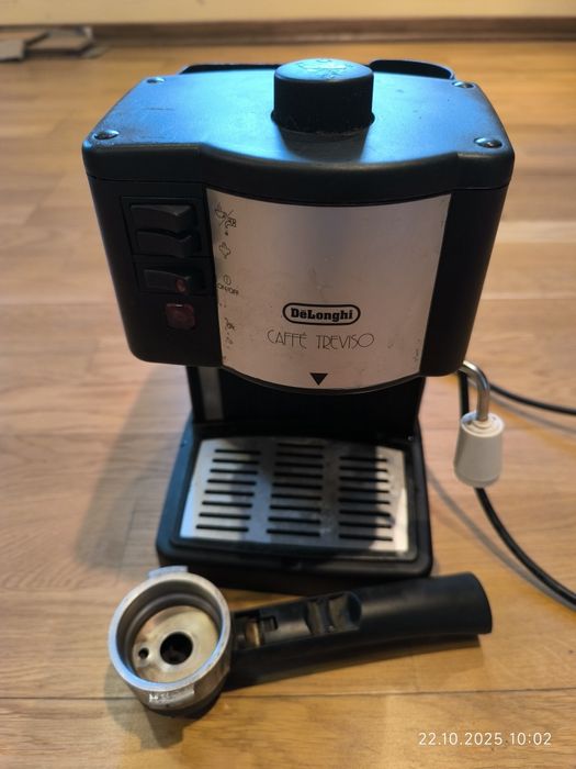 Продаю кофемашинку Delonghi, б.у.