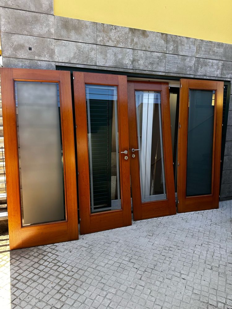 2 Portas de Maneira com vidro