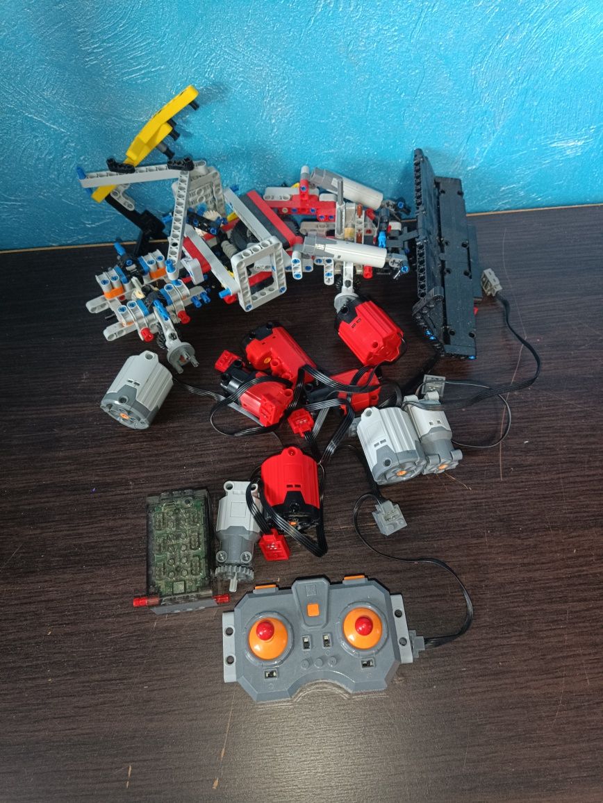 Lego technic поштучно електрика