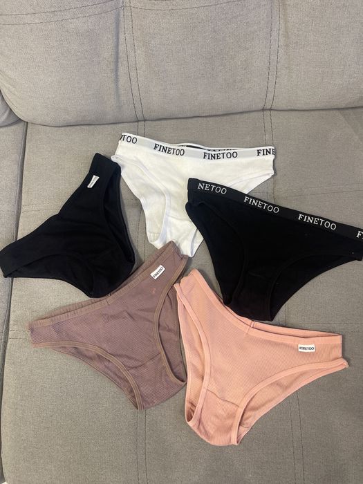 Комплект жіночих трусиків