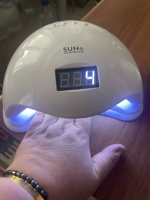 Фрез, витяжка, лампа