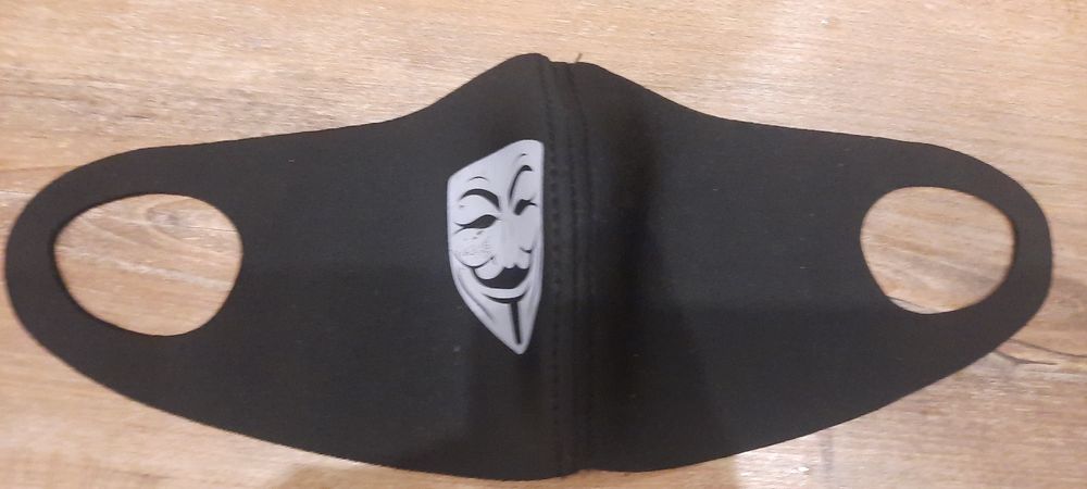 Maseczki ochronne wielorazowe. TYP 2, dwa rodzaje.