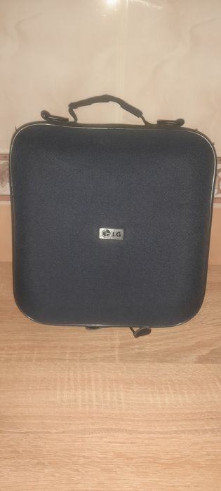 Портативний  видео,аудио плеер  в автомобіль