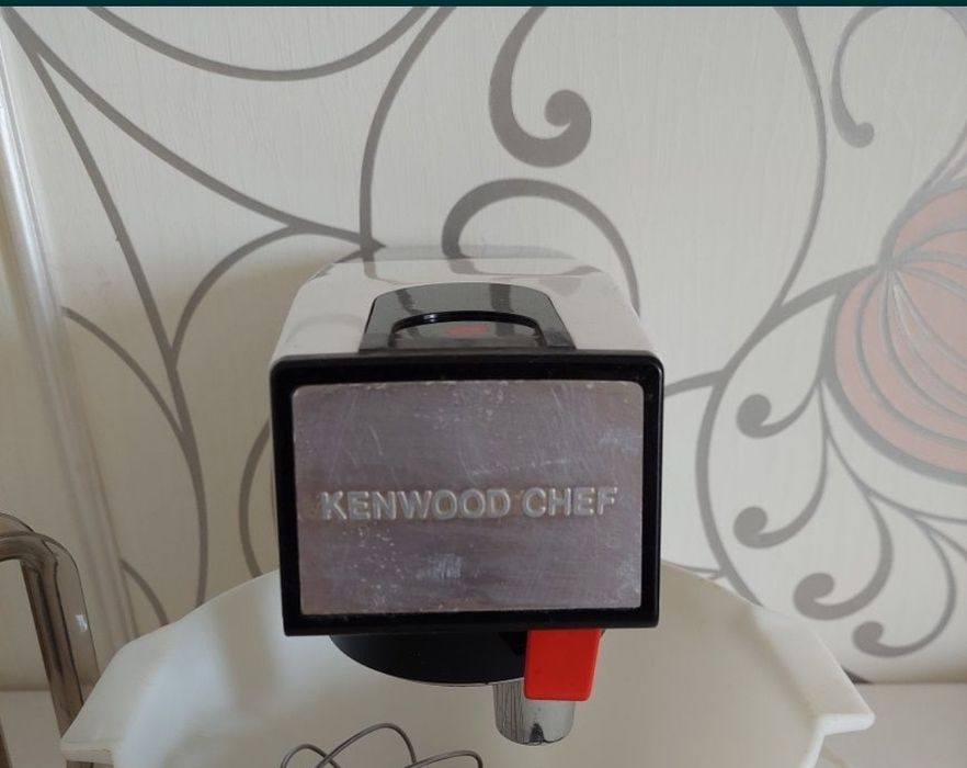 Кухонный комбайн/тестомес Kenwood Chef A901E