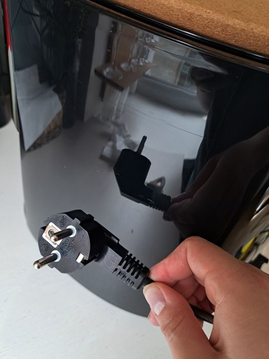 Мультипіч аерогриль 7 л. Electrolux EAF7B