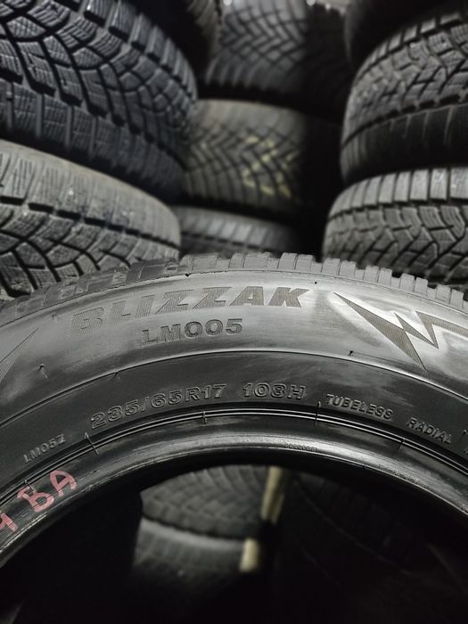 Резина 235 65 r17 Bridgestone Blizzak 2023 рік колеса зима Gtyres