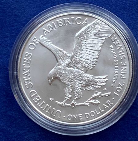 Доллар США 2022 Орёл Шагающая свобода,  тип.2 серебро 999.9 (1 унция)