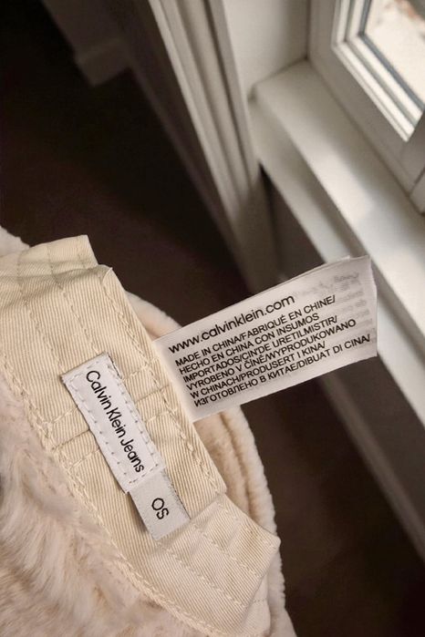 Kapelusz bucket hat Calvin Klein z misia