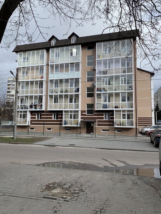 Подобова ОРЕНДА м. Захисників України