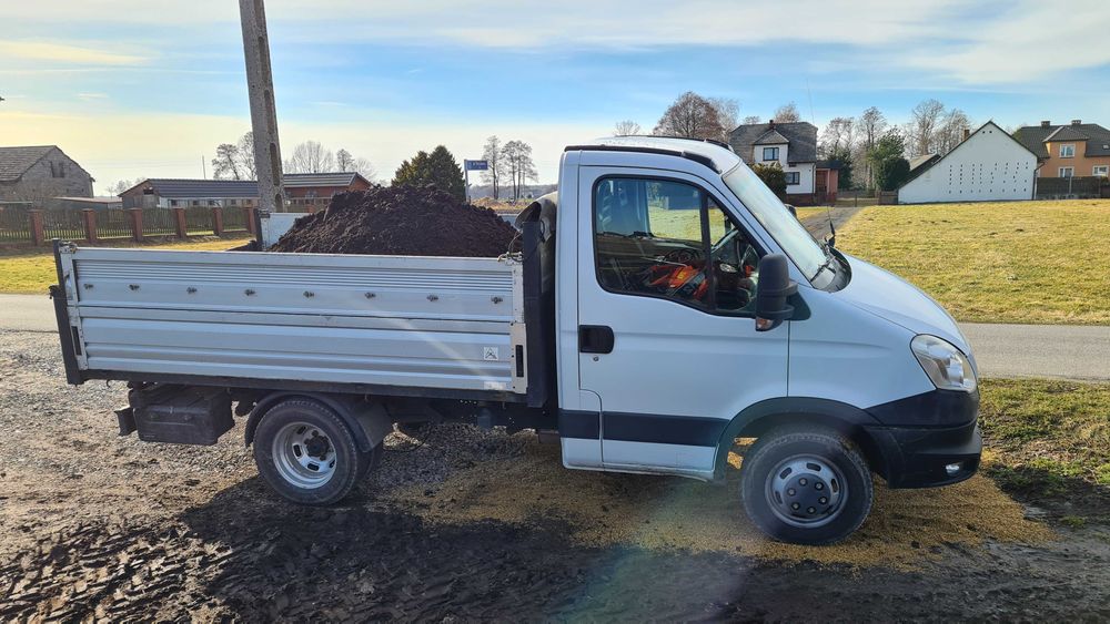 Ziemia ogrodowa czarnoziem do trawy i upraw warzyw torf oraz kompost