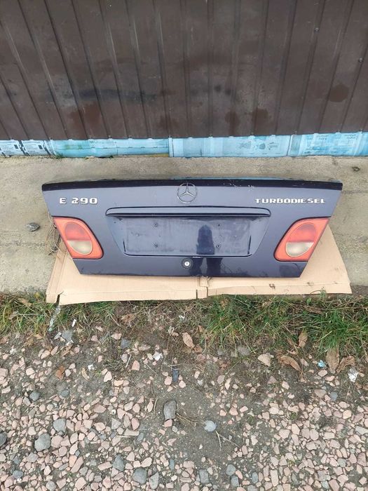 Кришка багажника Mercedes Benz W210 седан Мерседес стоп замок багажник