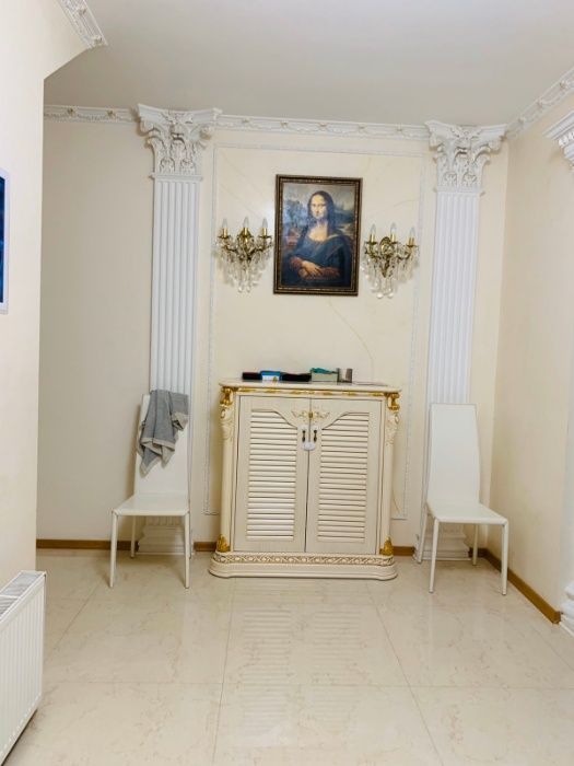 Уютный дом на большом участке в поселке Совиньон!