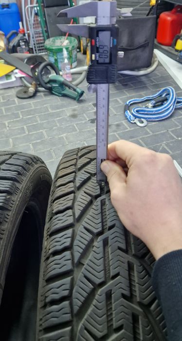 Opony zimowe 205/60R16 Kormoran SNOW 2023  komplet 4 szt.