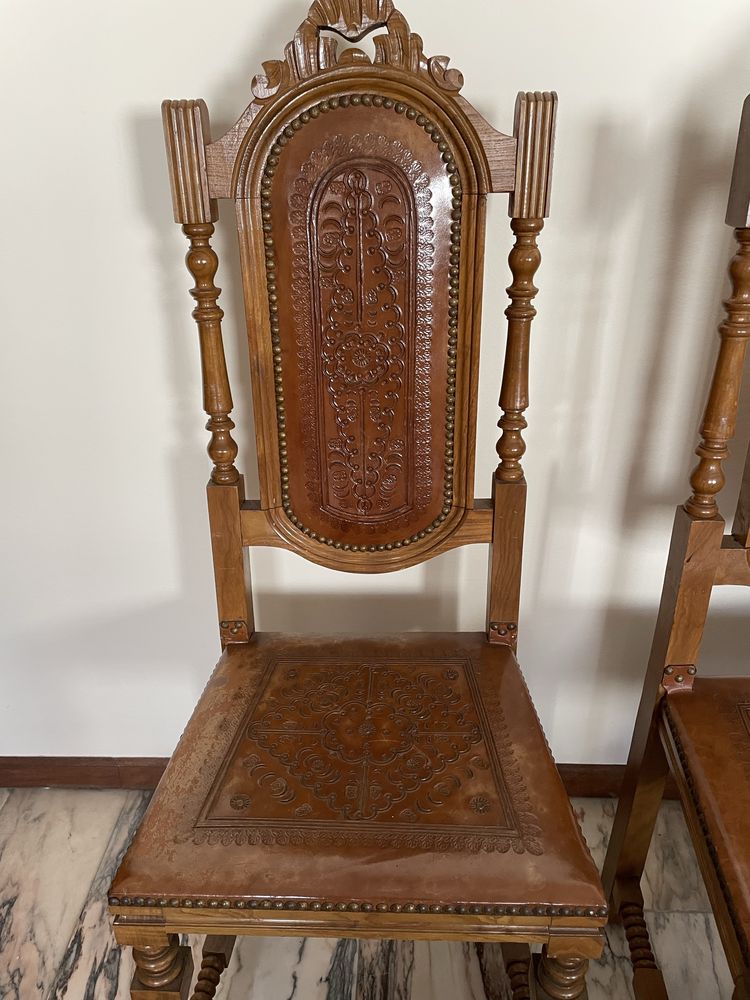 Mesa de jantar classica com 8 cadeiras