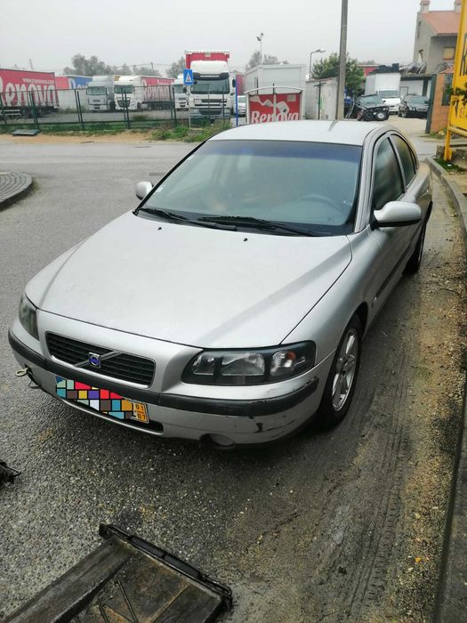 Carro Volvo S60 de 2001 para peças