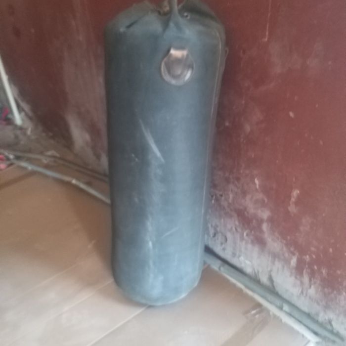 Спортивна груша в гарному стані