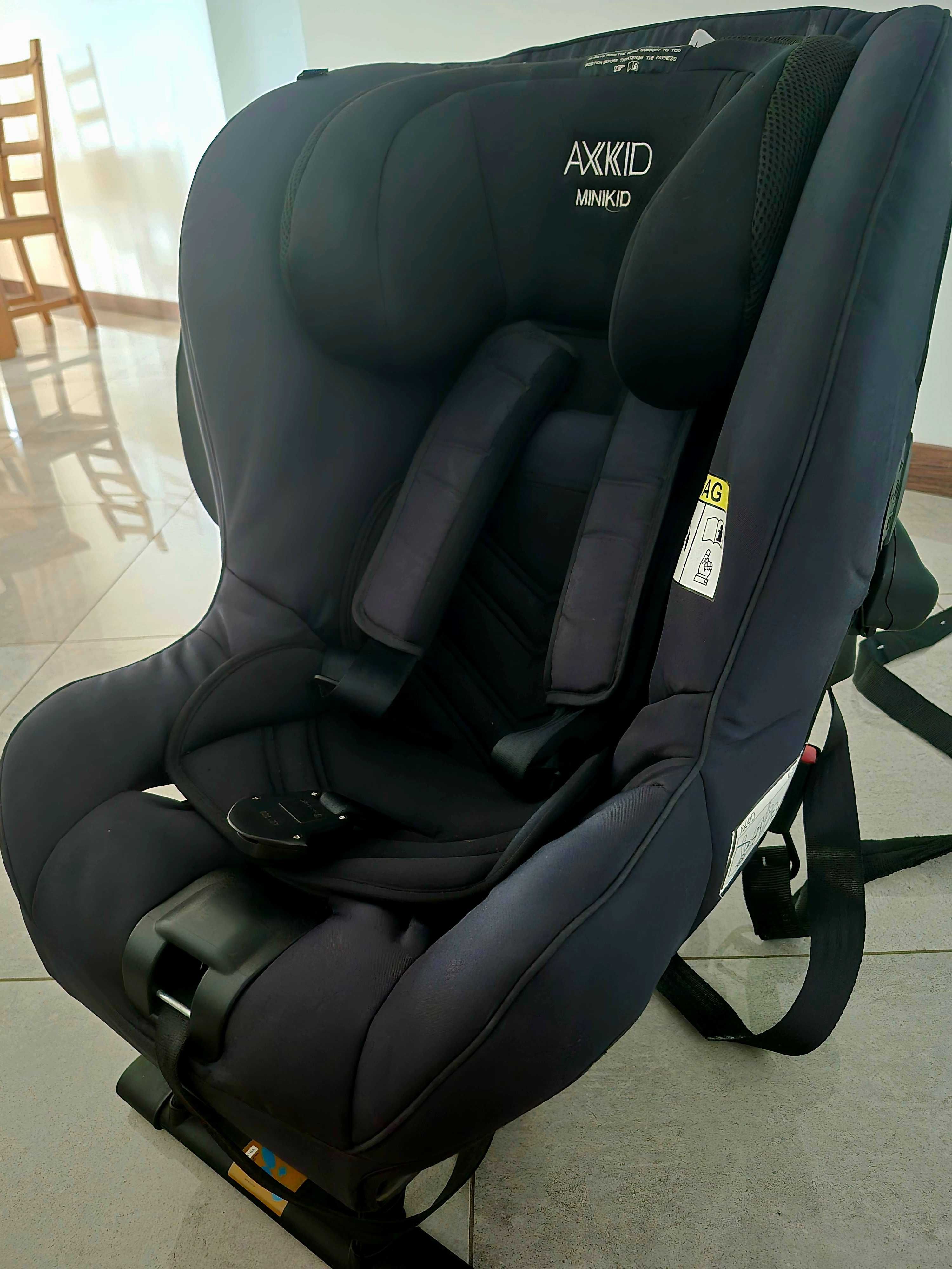 Fotelik AXKID MINIKID w idealnym stanie