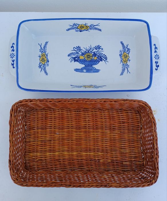 Bandeja Cerâmica com Cesta Vime