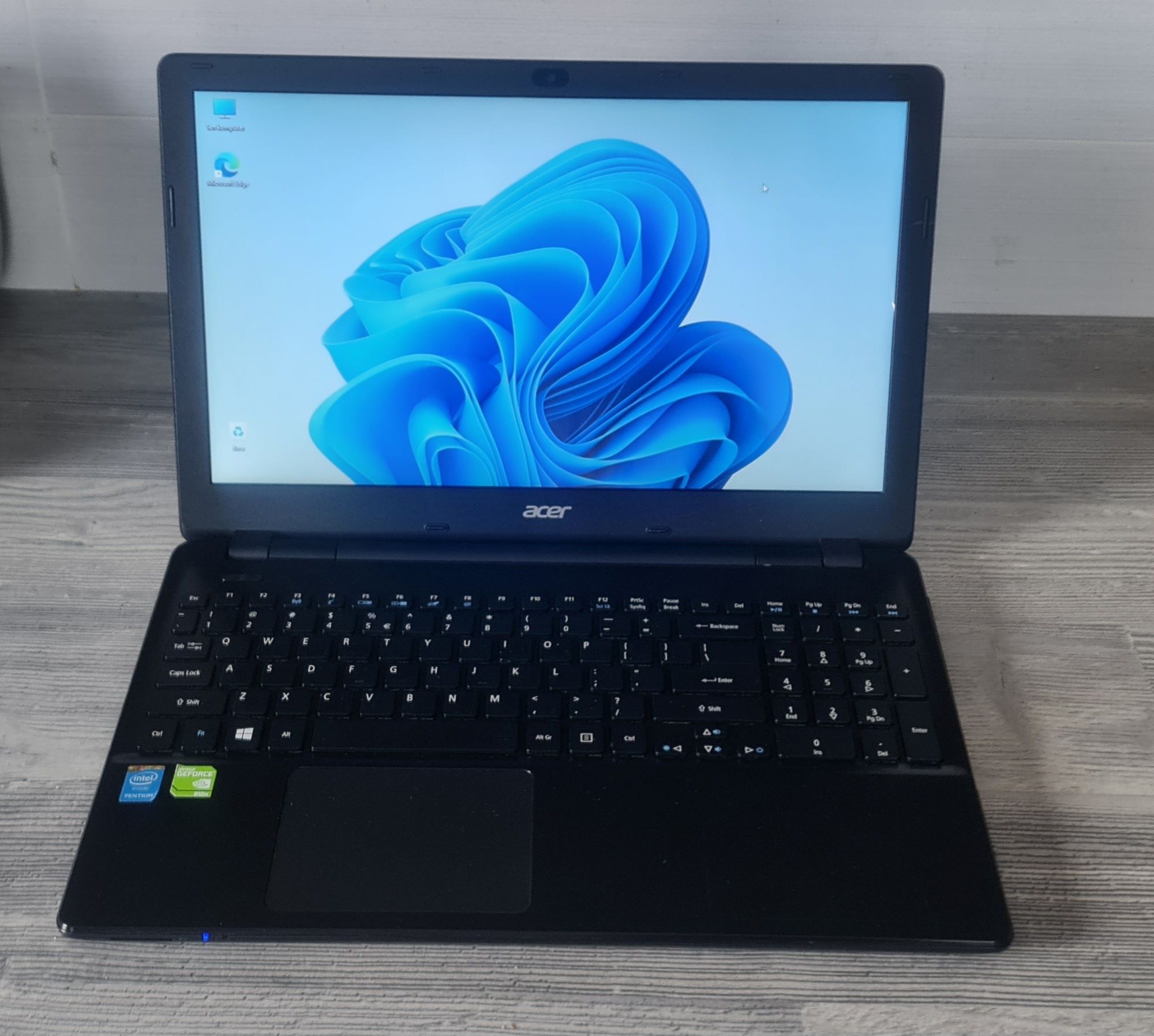 Laptop acer, Intel, 8GB ram, 256GB SSD, 15,6 cala, torba w komplecie