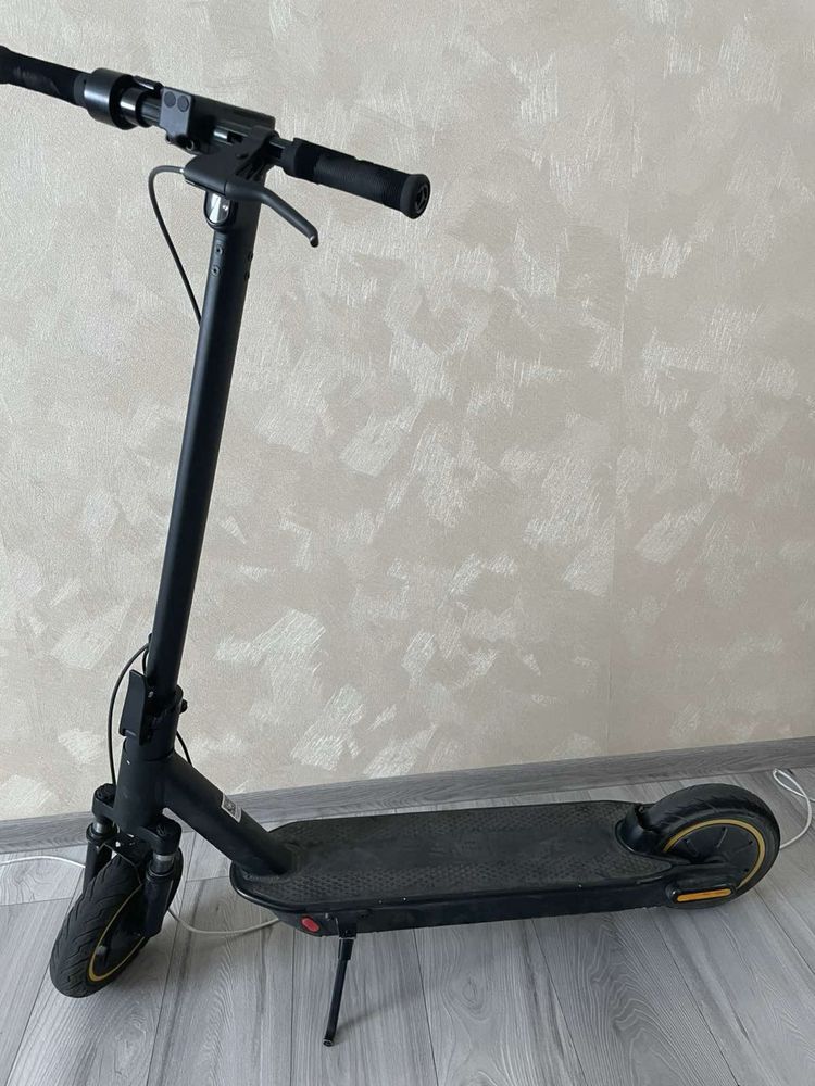 Продам электросамокат Kuggo max g30