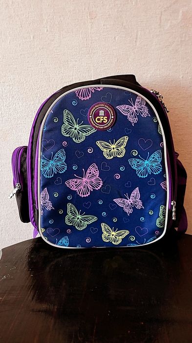 Продам портфель для девочки