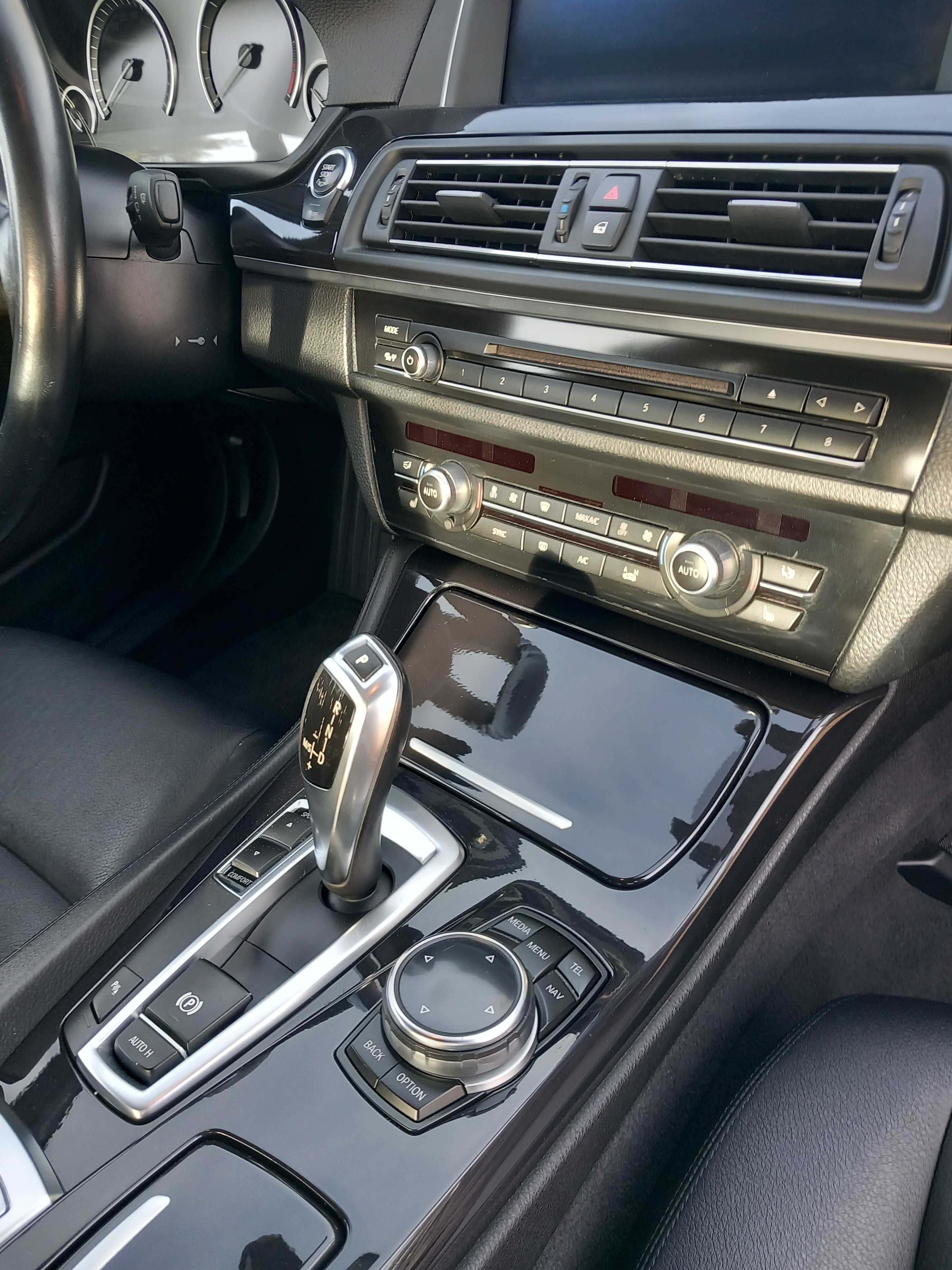 BMW 520 Diesel  Luxury Line Automática 08/2014