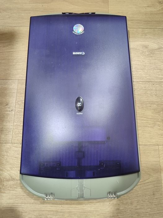 Сканер CanoScan D1250 U2F