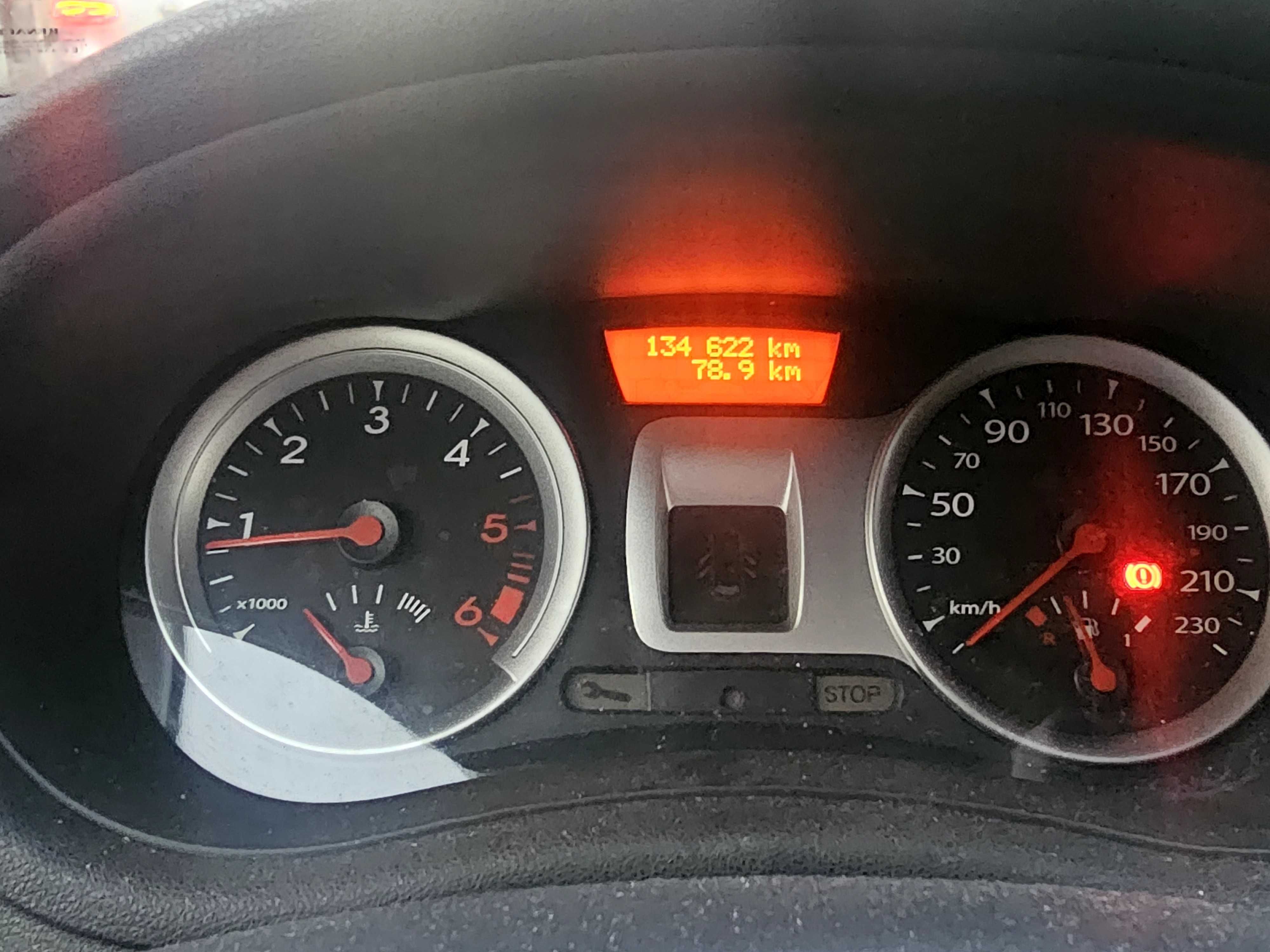 Carro 5* poucos klm pode levar o carro a marca e trazer mecanico!!