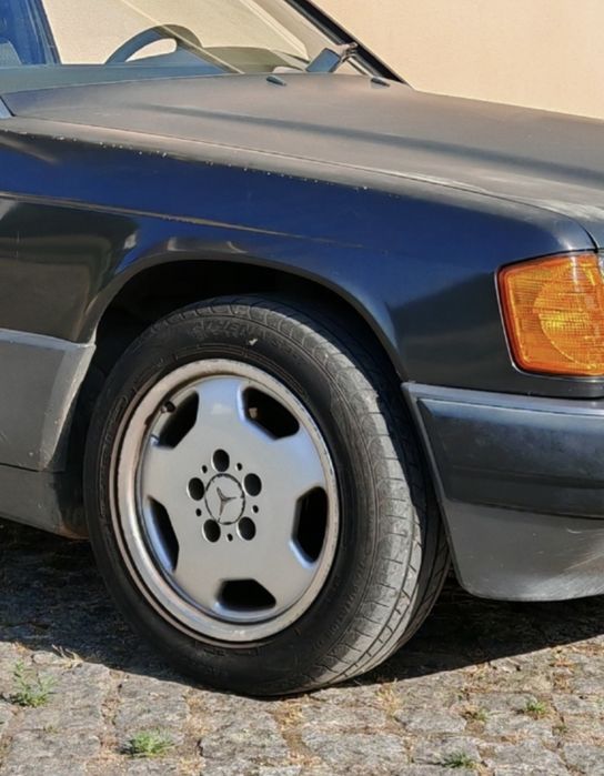 Jantes Mercedes 190 com pneus usados