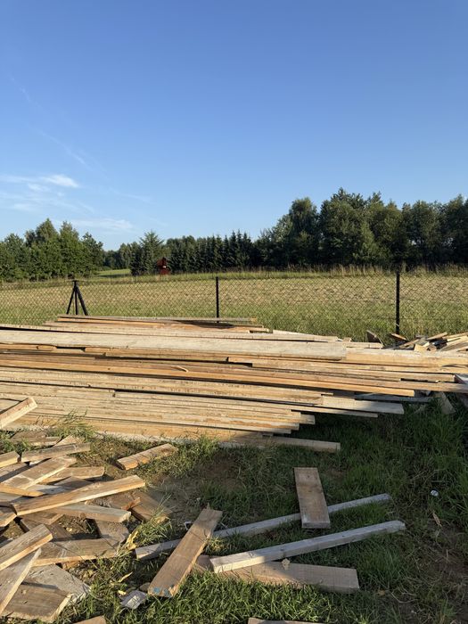 Deski i stemple pod strop