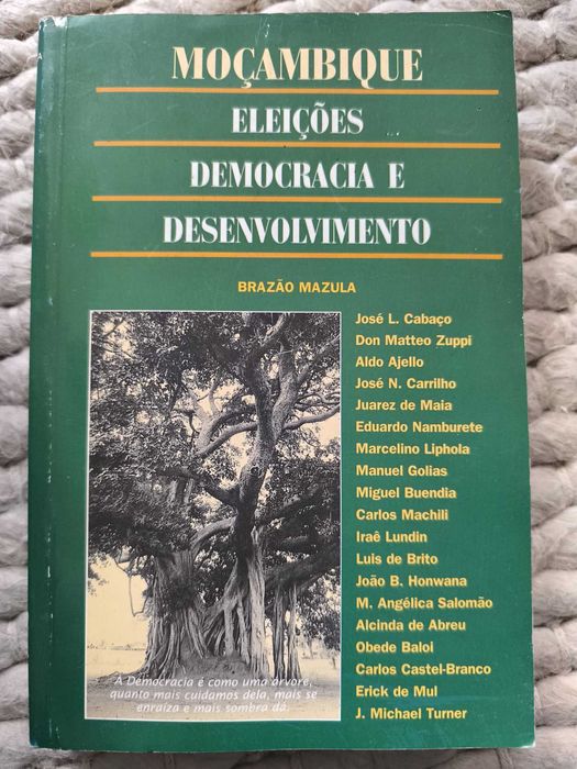 Livro "Eleições, democracia e desenvolvimento" de Brazão Mazula