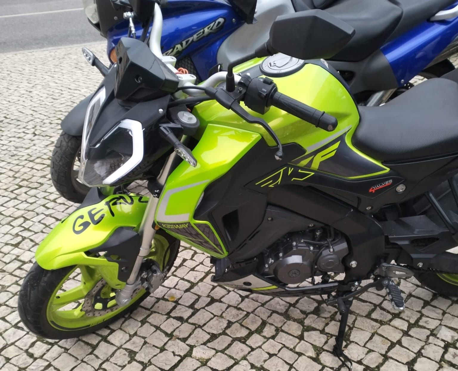 Moto para venda com nova